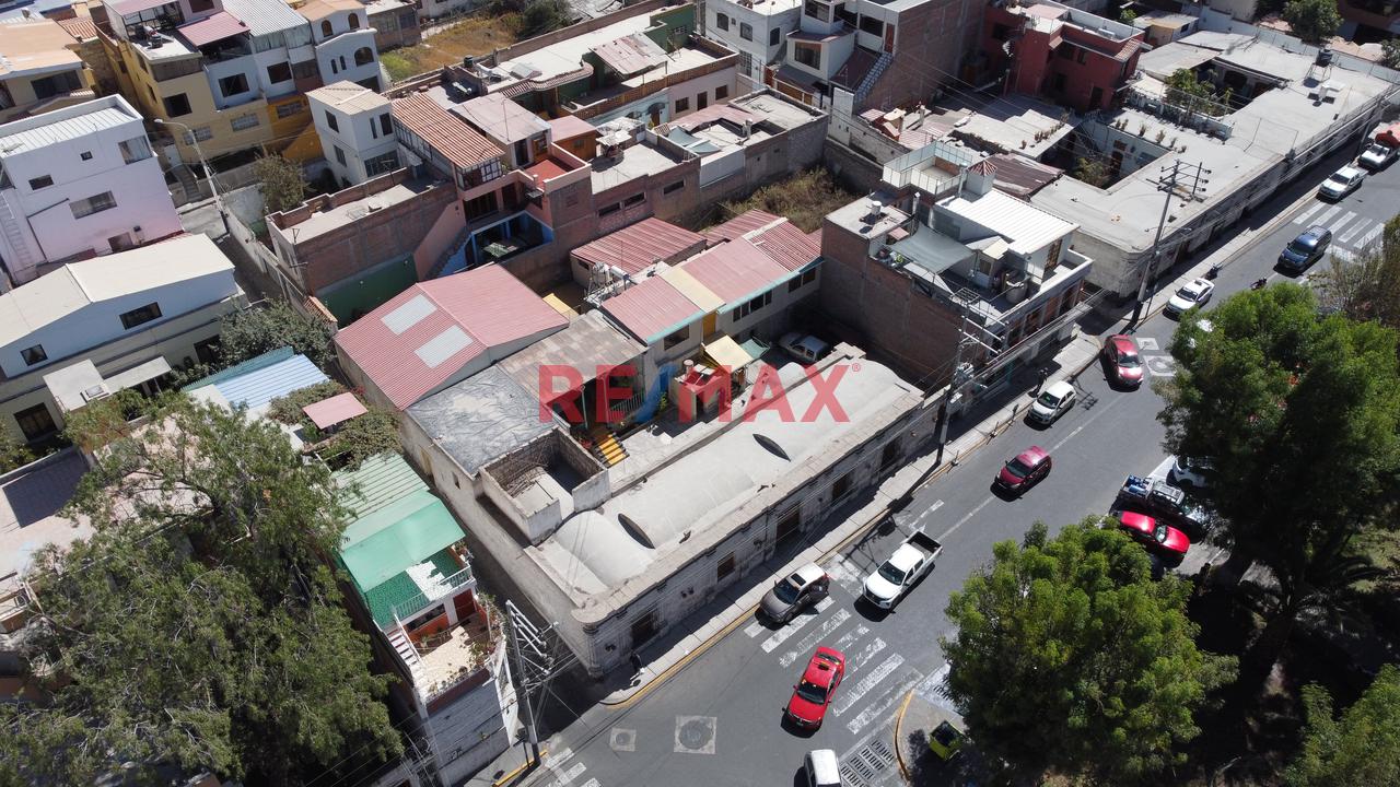 Casona Tradicional Y Terreno En Plaza Yanahuara - 1