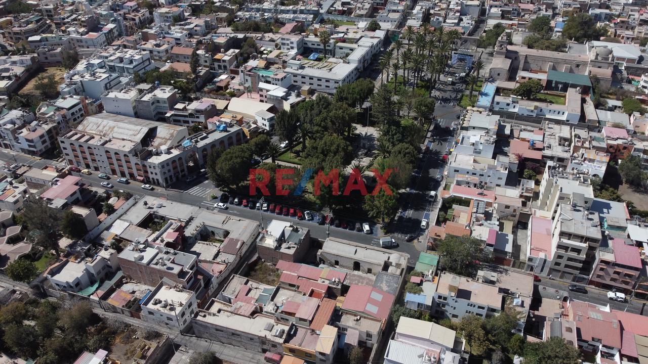 Casona Tradicional Y Terreno En Plaza Yanahuara - 10