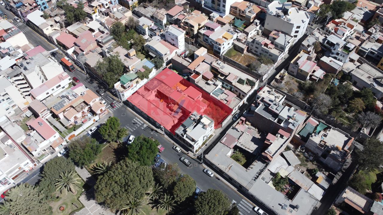 Casona Tradicional Y Terreno En Plaza Yanahuara - 11