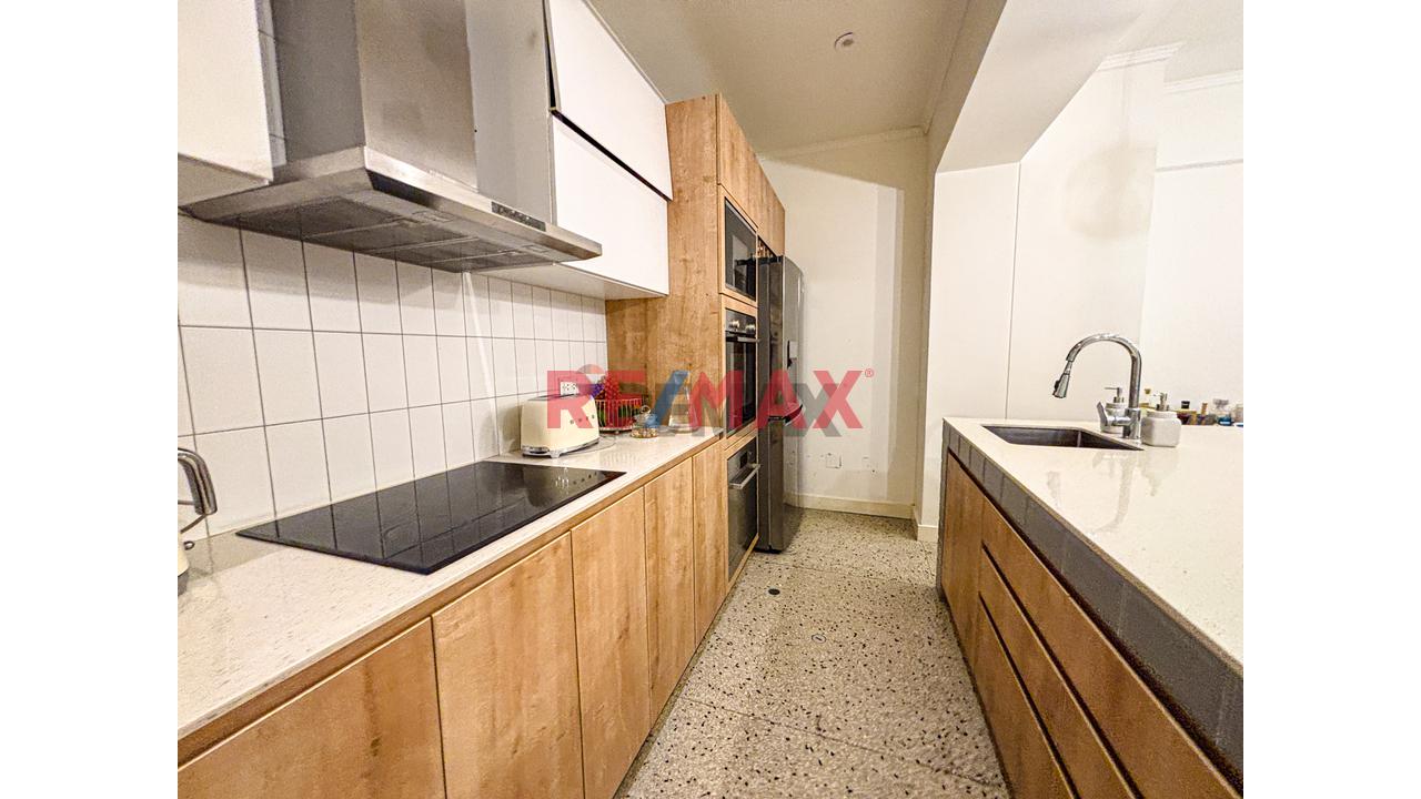 En Venta – Exclusivo Dúplex En Calle Francia, Miraflores, Primer Piso.  Zona Residencial Privilegiada, A Pasos Del Malecón — foto 4