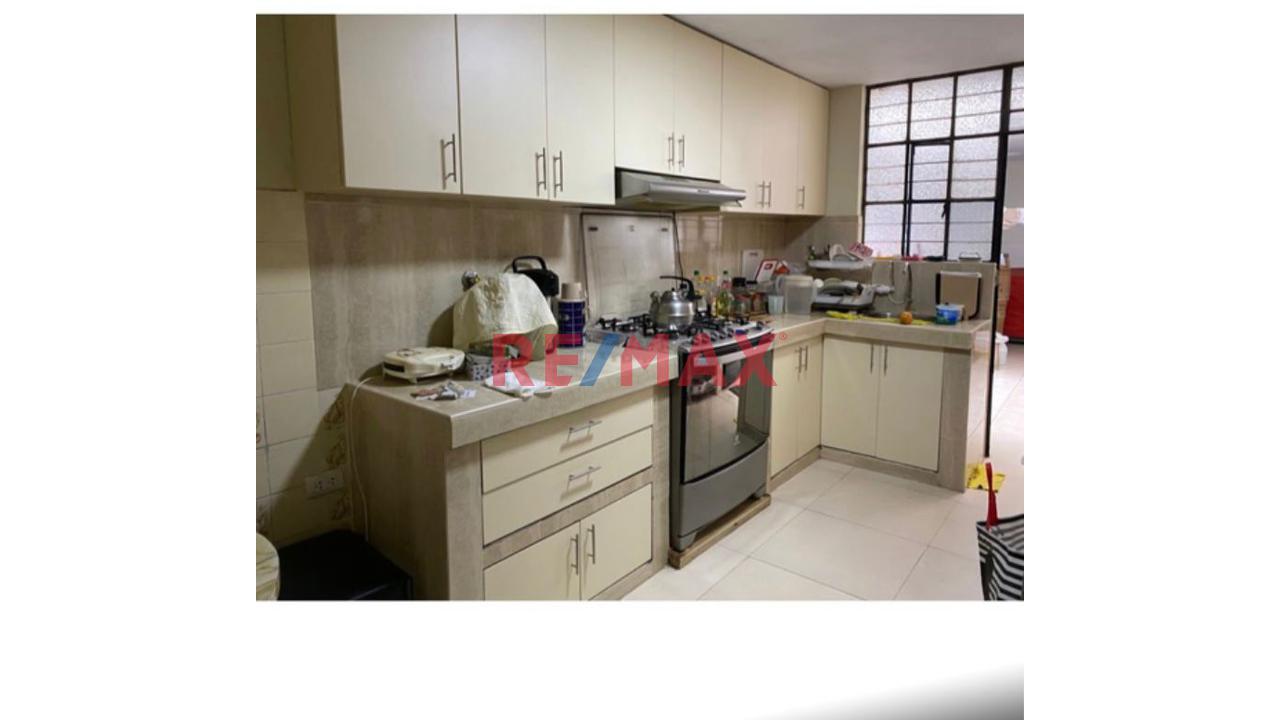 Casa en Venta ubicado en Jr. Jorge Valdeavallano Mz J Cercado De Lima Casa en Venta ubicado en Jr. Jorge Valdeavallano Mz J Cercado De Lima