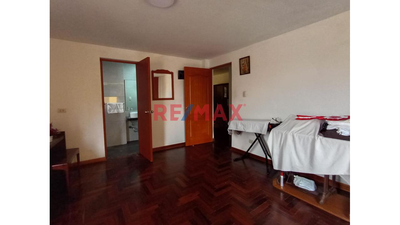 Casa de 3 dormitorios y 2 baños ubicado en Cercado De Lima Casa de 3 dormitorios y 2 baños ubicado en Cercado De Lima