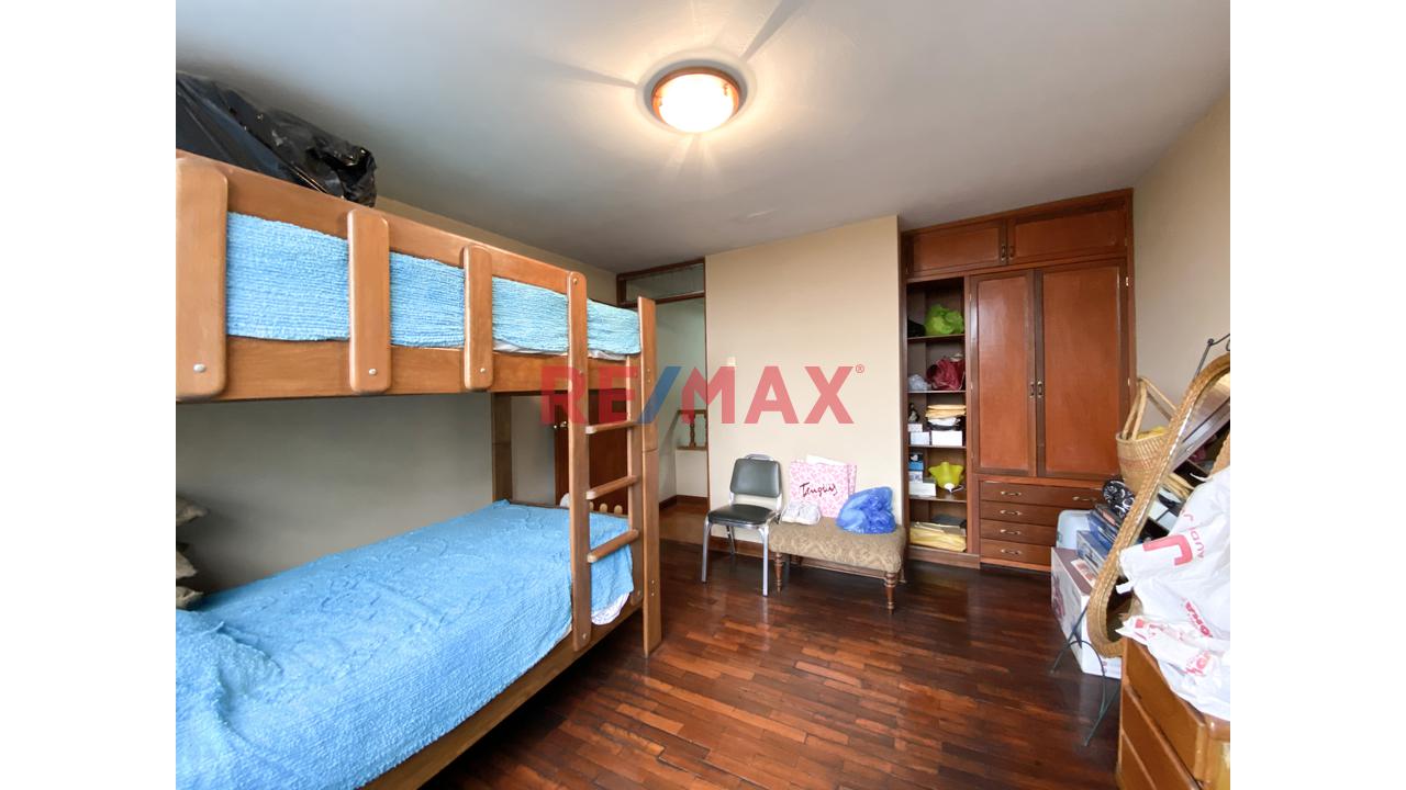 Se Vende Departamento Tipo Casa De 4 Pisos                                       Puerta A La Calle                                  Av. Ignacio Merino Lince — foto 7