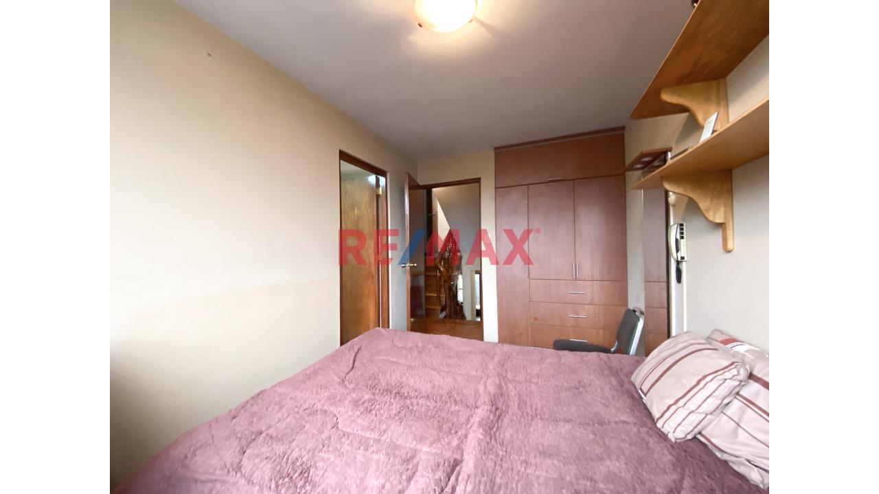 Se Vende Departamento Tipo Casa De 4 Pisos                                       Puerta A La Calle                                  Av. Ignacio Merino Lince — foto 15