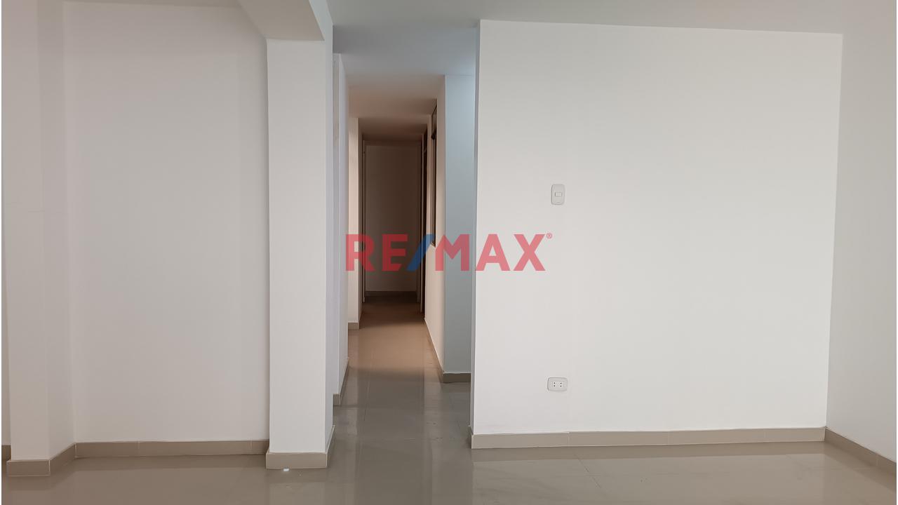 Venta De Hermoso Departamento En Estreno Frente A Parque — foto 8