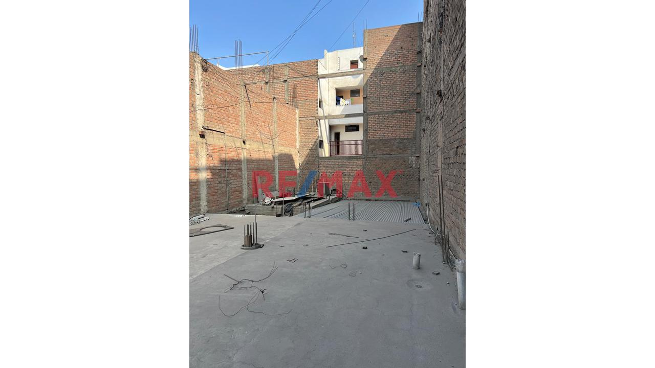 Alquilo Local Comercial Av. Tupac Amaru - 8