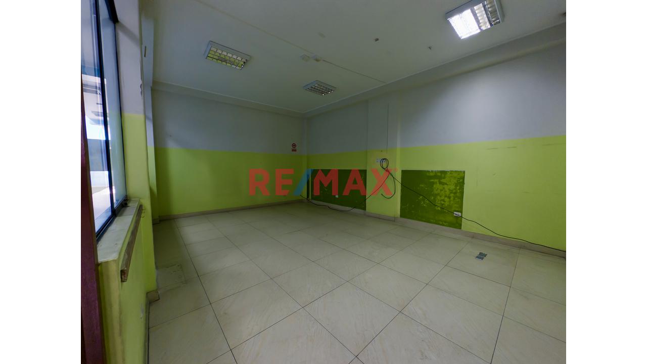 Venta De Edificio De 4 Pisos, Chaclacayo, 974 M2 — foto 6