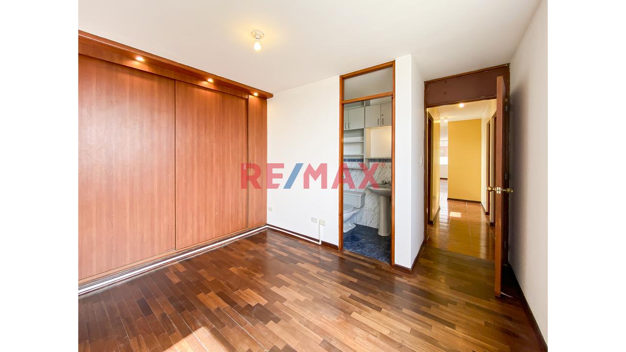 Dúplex En Venta En La Molina – 5 Dorm, Terraza, Cochera Y Depósito - 5
