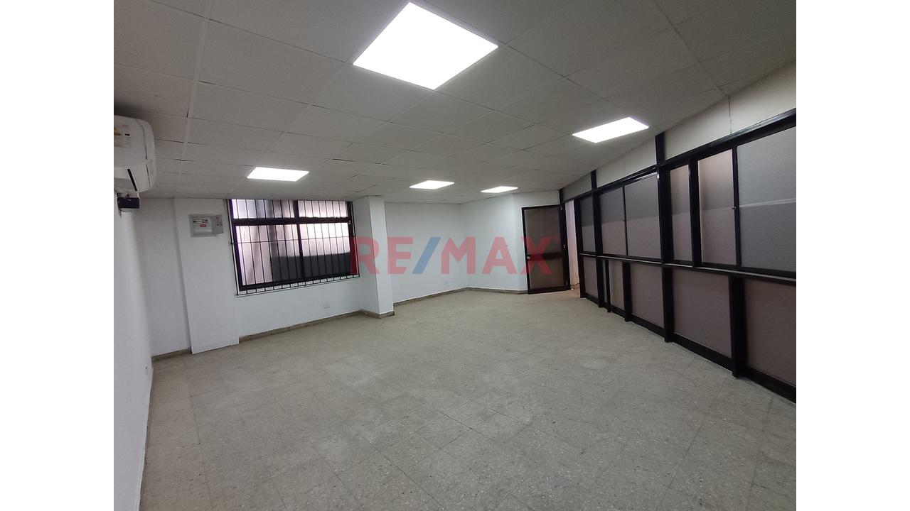 Alquiler De Oficina Para Negocios: 305- 47 Mt2 — foto 3