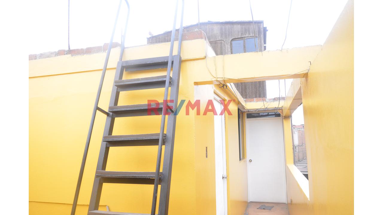 Casa En Venta De 3 Pisos En Smp - 12