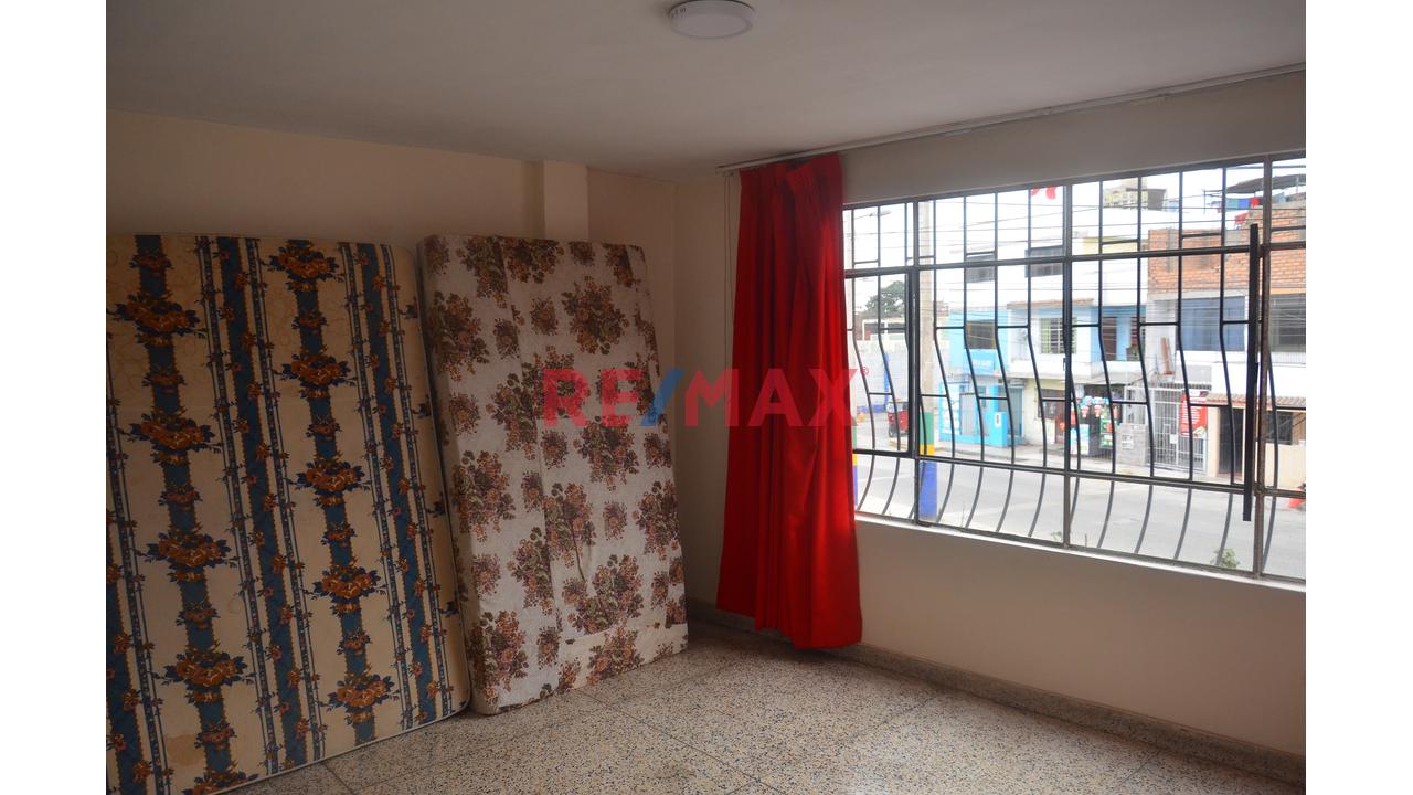 Casa En Venta De 3 Pisos En Smp - 2