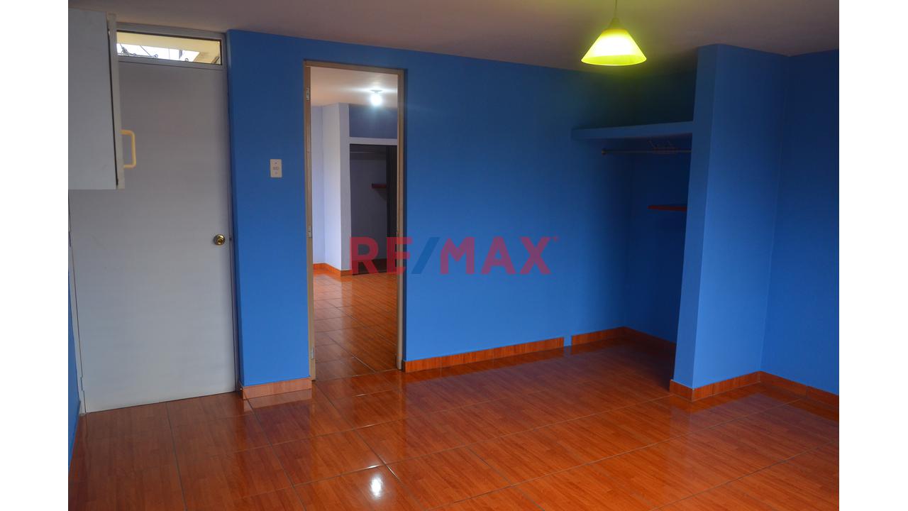 Casa En Venta De 3 Pisos En Smp - 7