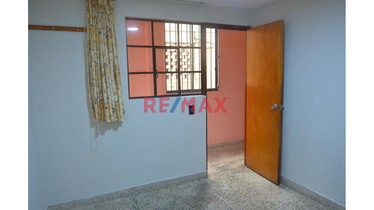 Casa En Venta De 3 Pisos En Smp - 4