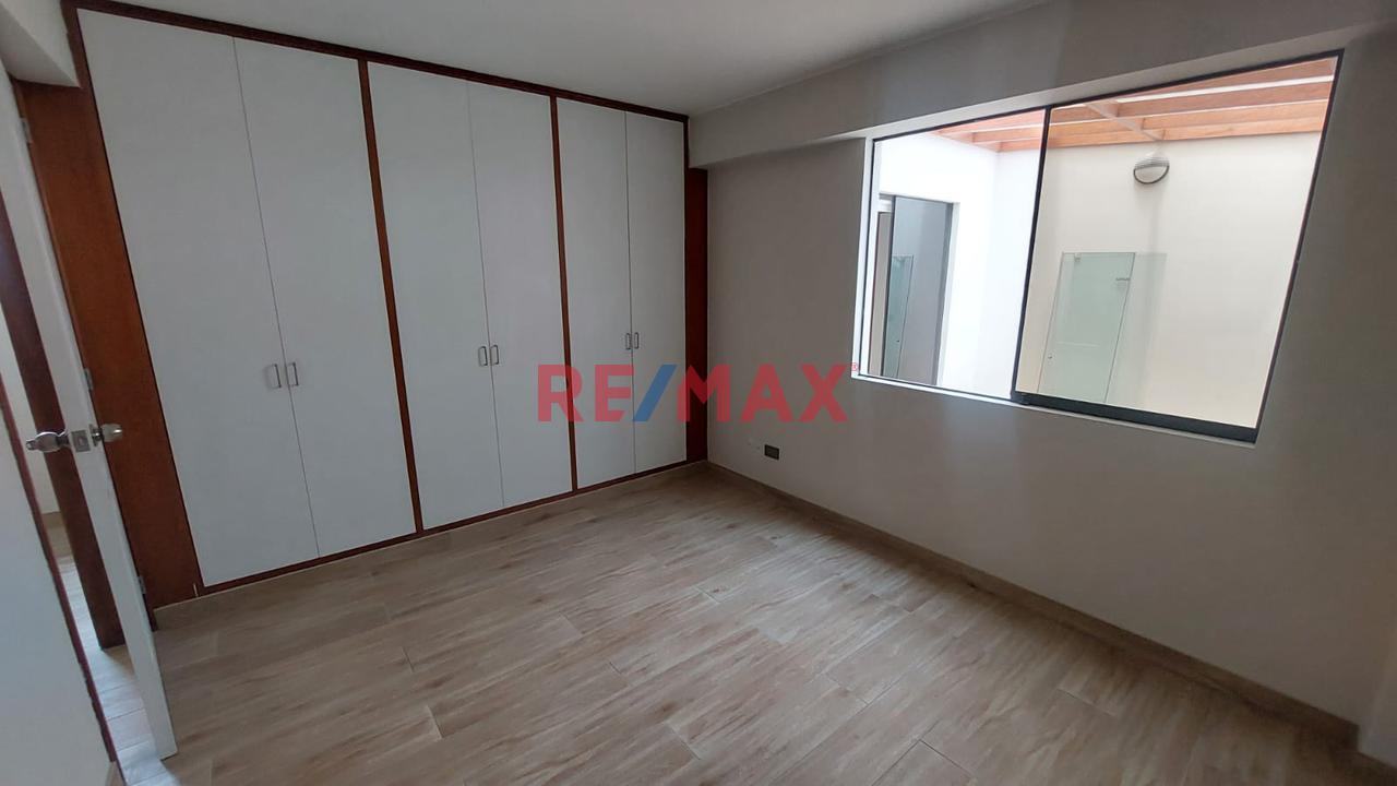 Venta Departamento De 162M2 Alt. Cdra 6 De Roca Bologña Miraflores — foto 13