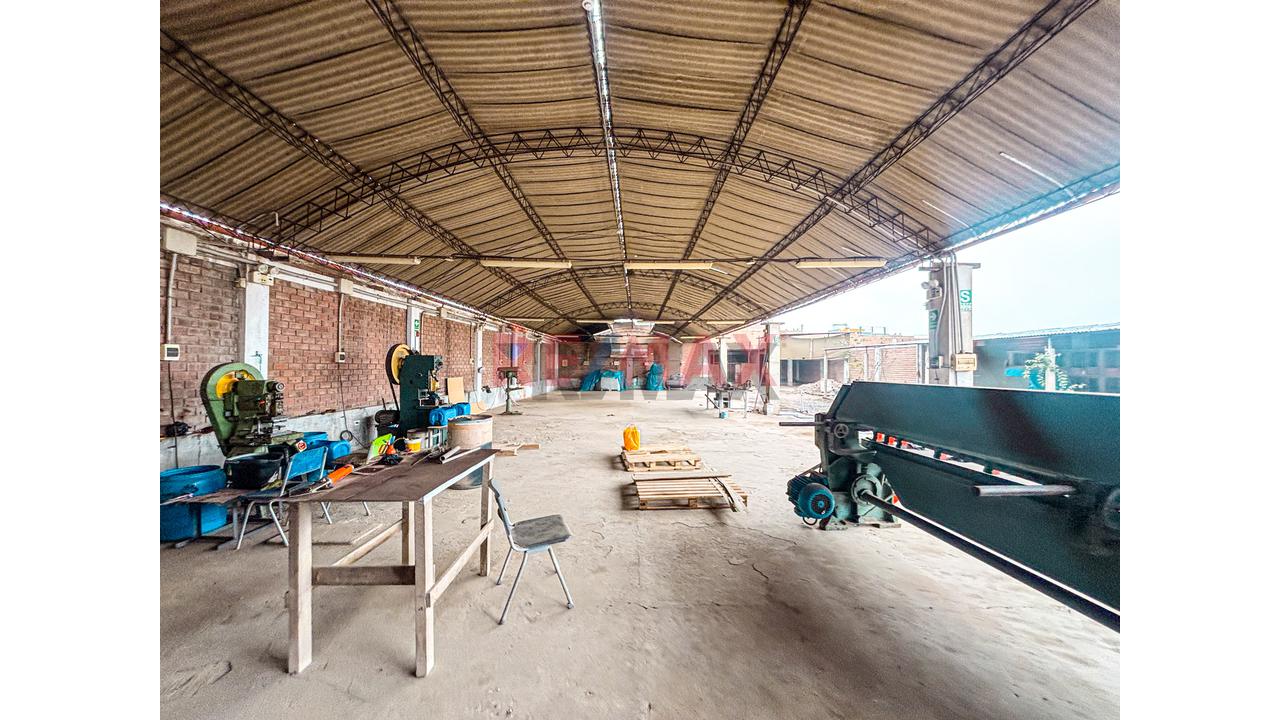 Almacen Con Oficinas Y Patio De Maniobras -1000 M2 (Uso Industrial Ligero/Logistico) - 17