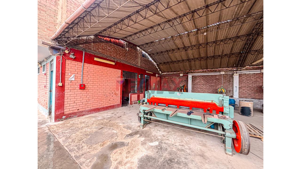 Almacen Con Oficinas Y Patio De Maniobras -1000 M2 (Uso Industrial Ligero/Logistico) - 10