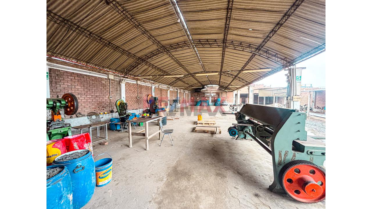 Almacen Con Oficinas Y Patio De Maniobras -1000 M2 (Uso Industrial Ligero/Logistico) - 1