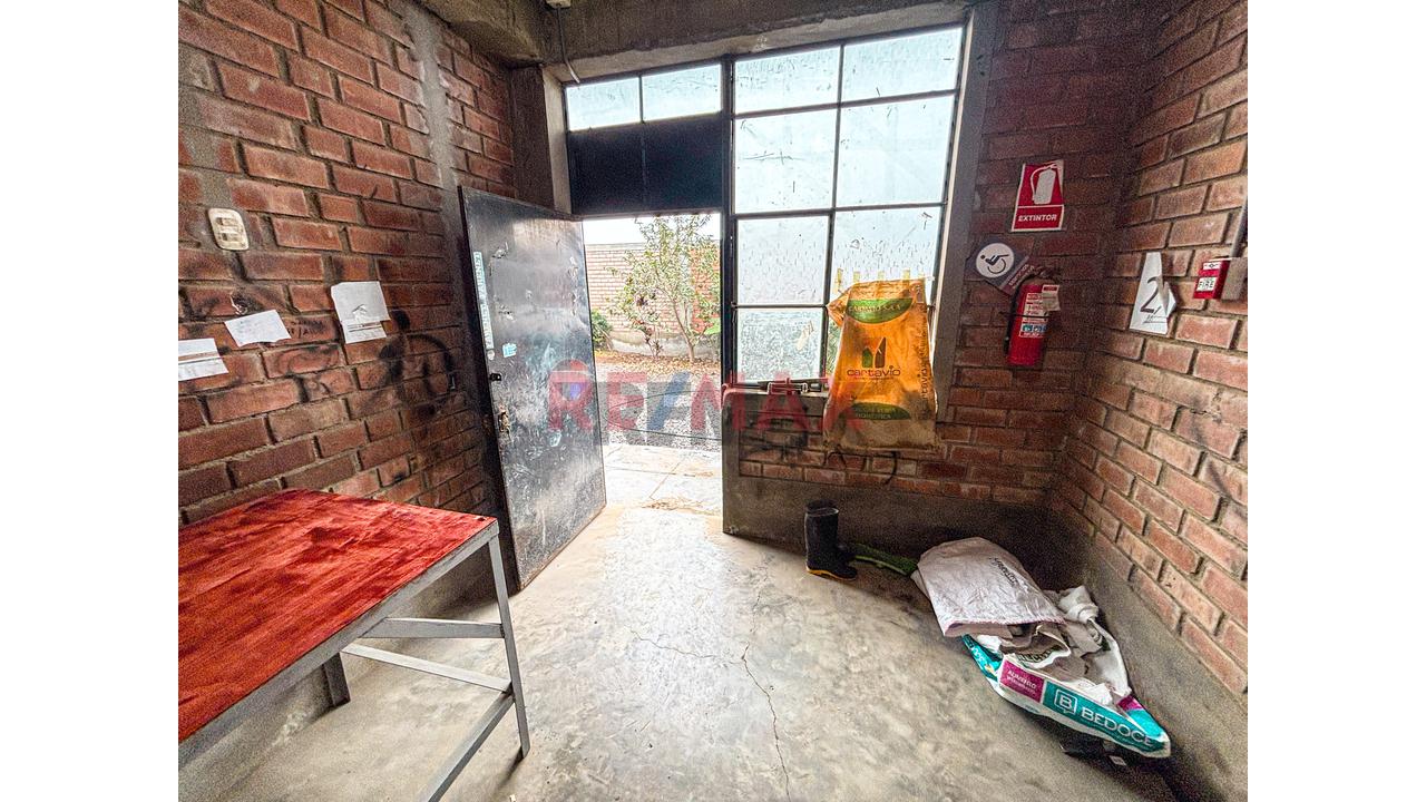 Almacen Con Oficinas Y Patio De Maniobras -1000 M2 (Uso Industrial Ligero/Logistico) - 8