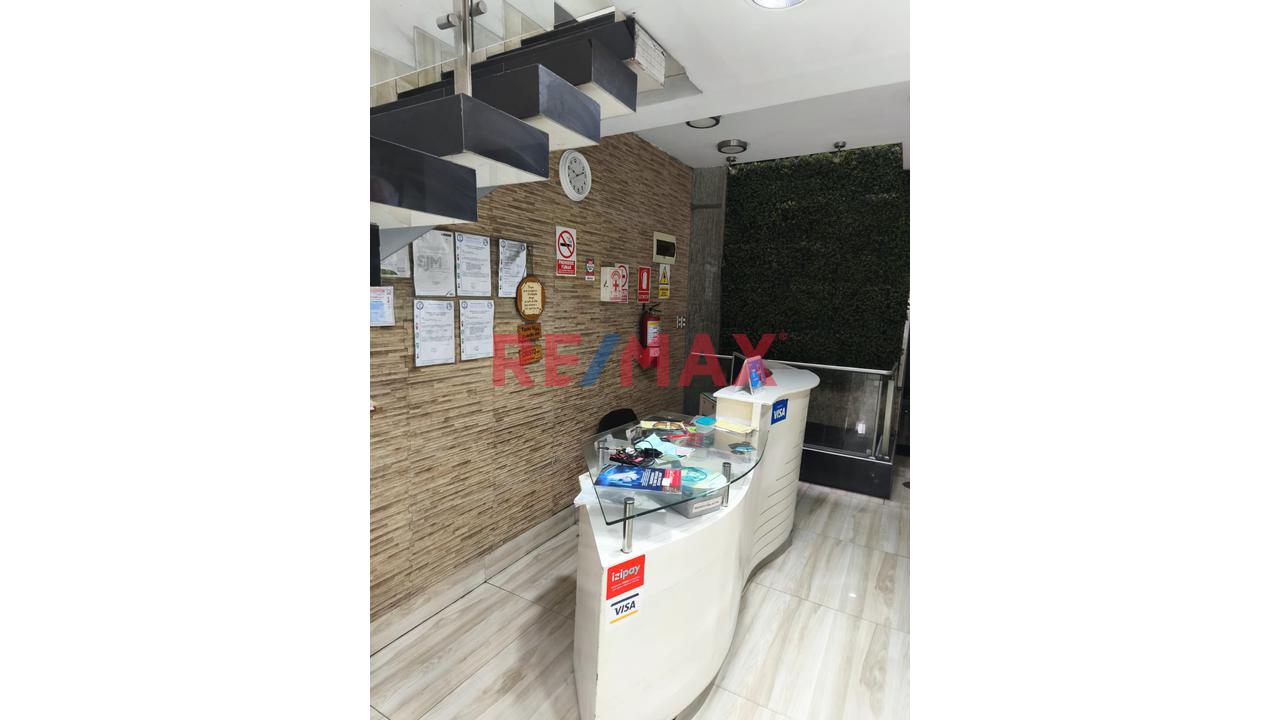 🏢 ¡Atención Empresarios Y Emprendedores! 📍 Alquilo Local Comercial De 4 Pisos 📌 Av. Los Héroes, Cuadra 4 – San Juan De Miraflores - 6