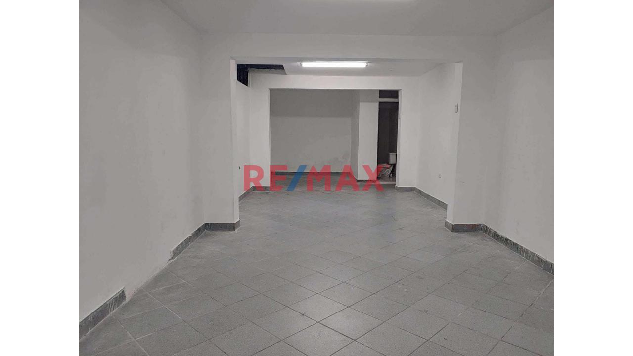 Venta De Local Super Comercial Pimer Píso En Gamarra - 3