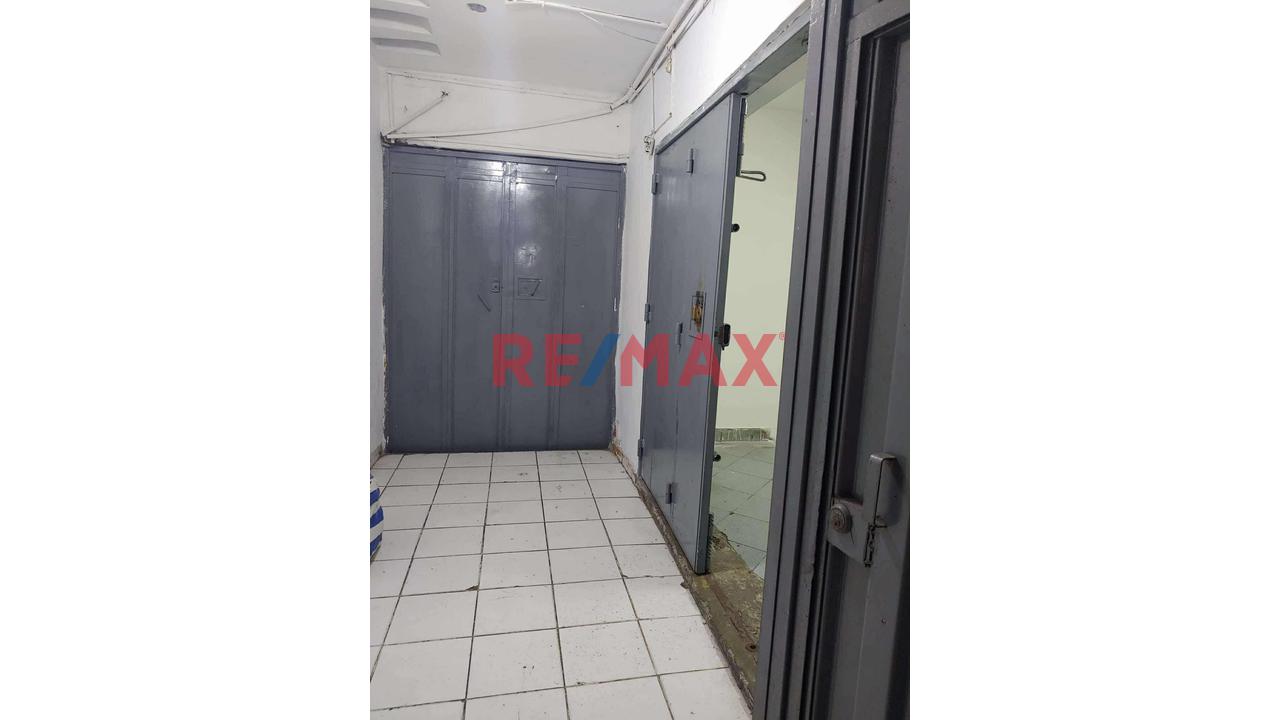 Venta De Local Super Comercial Pimer Píso En Gamarra - 2