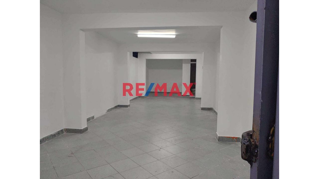 Venta De Local Super Comercial Pimer Píso En Gamarra