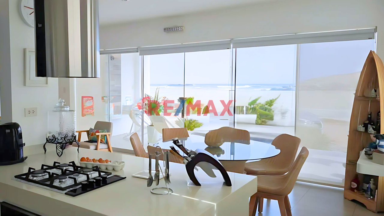 Hermosa Casa De Playa En  Lobos Km 127 - Frente Al Mar - En Perfecto Estado — foto 4