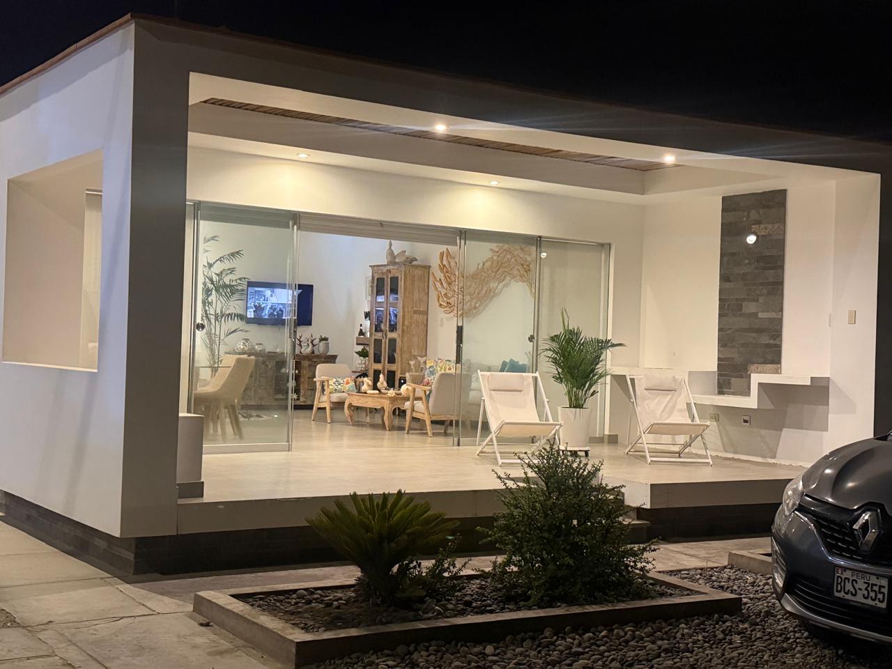 Hermosa Casa De Playa En Lobos Km 127 - Frente Al Mar - En Perfecto Estado