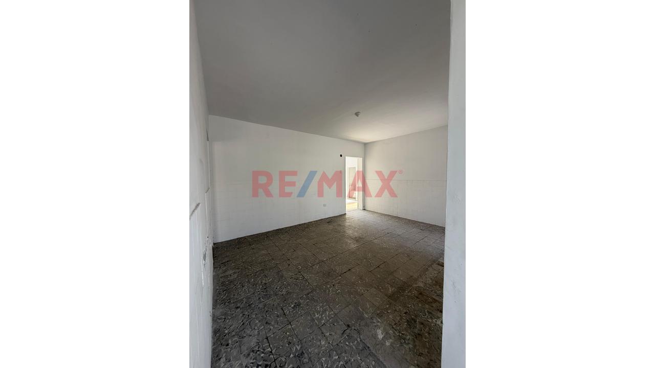 Alquiler De Local Comercial 72M2 En Primer Piso De Estreno - 2