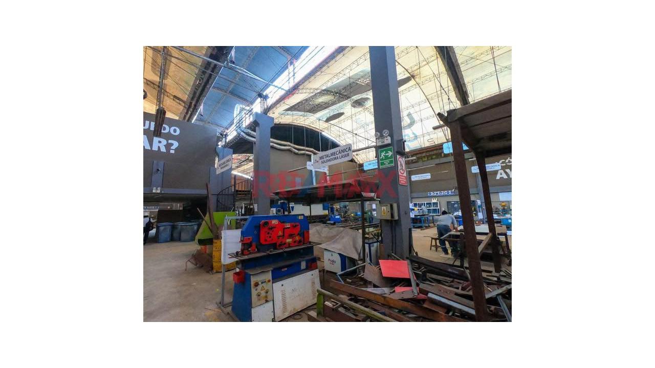 Venta De Hermoso Local En La Campiña, Chorrillos. - 3