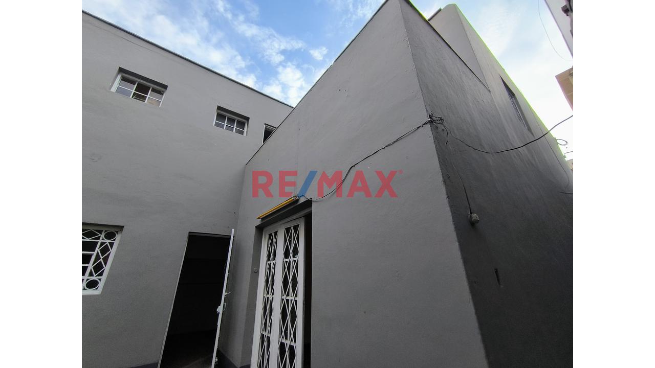 Alquiler De Local Comercial En Lince De 242 M² - Zonificacion Cm - 3