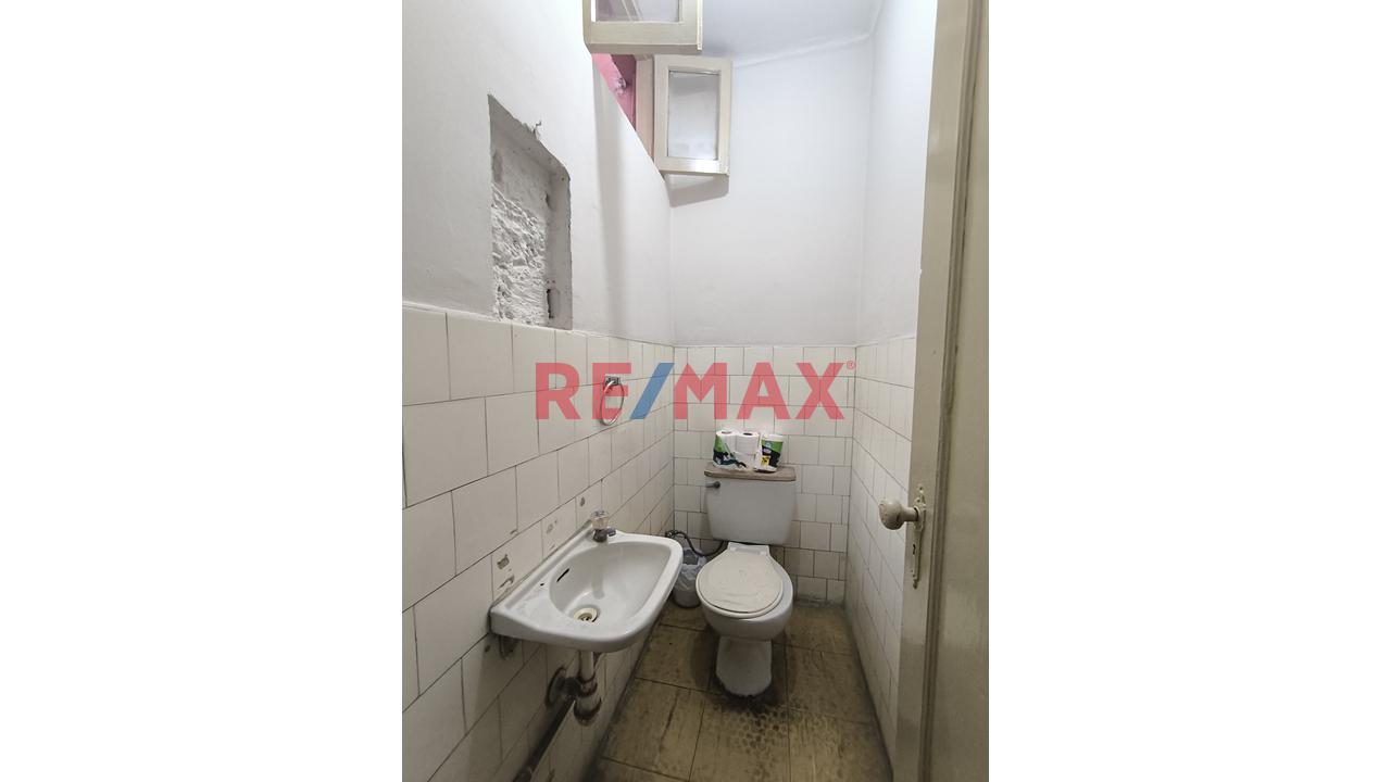 Alquiler De Local Comercial En Lince De 242 M² - Zonificacion Cm - 17