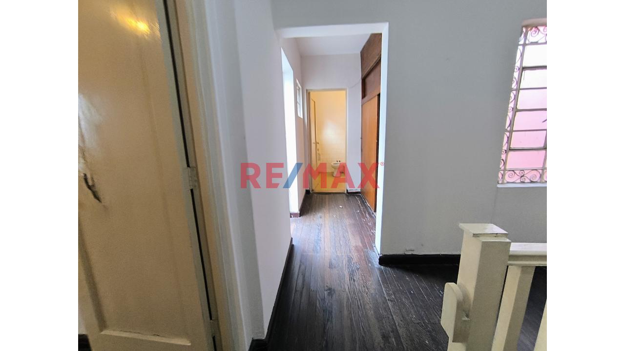 Alquiler De Local Comercial En Lince De 242 M² - Zonificacion Cm - 12