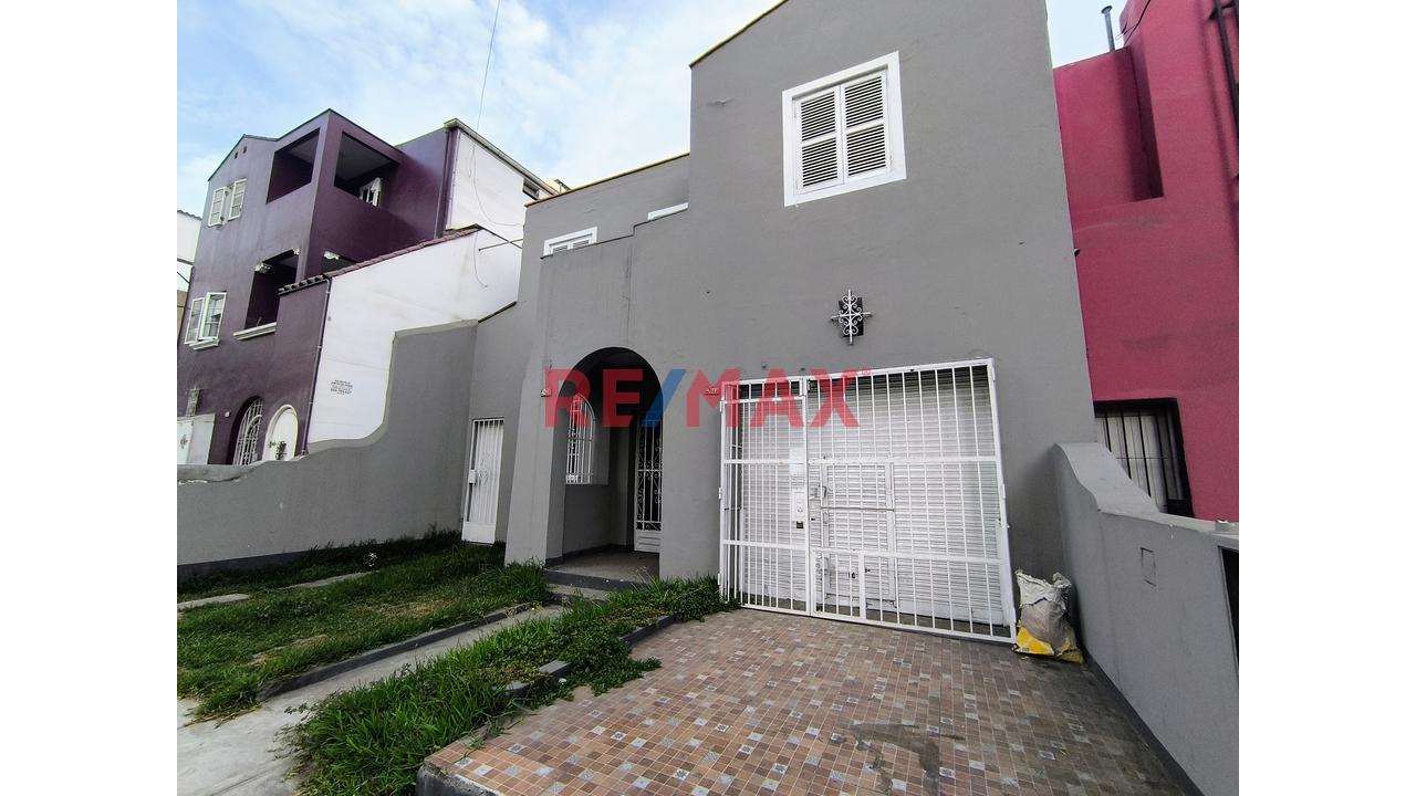 Alquiler De Local Comercial En Lince De 242 M² - Zonificacion Cm - 1