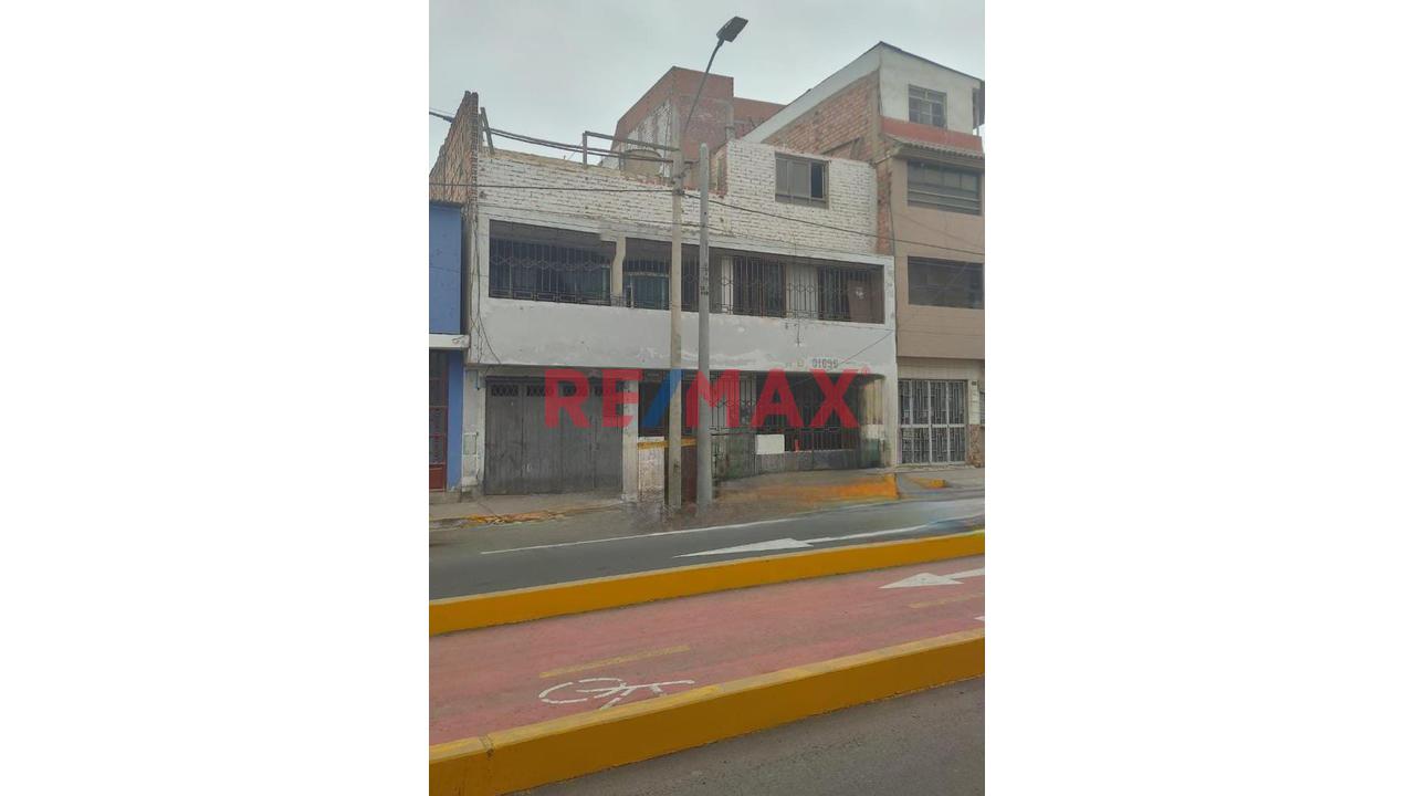 Venta De Casa - Terreno  Huacho