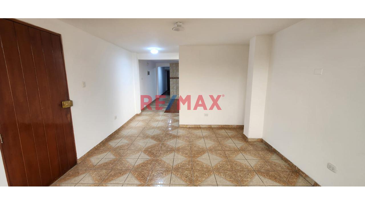 Vendo Dpto En Avenida Los Mochicas, Salamanca, A Una Cuadra De Circunvalación. — foto 3