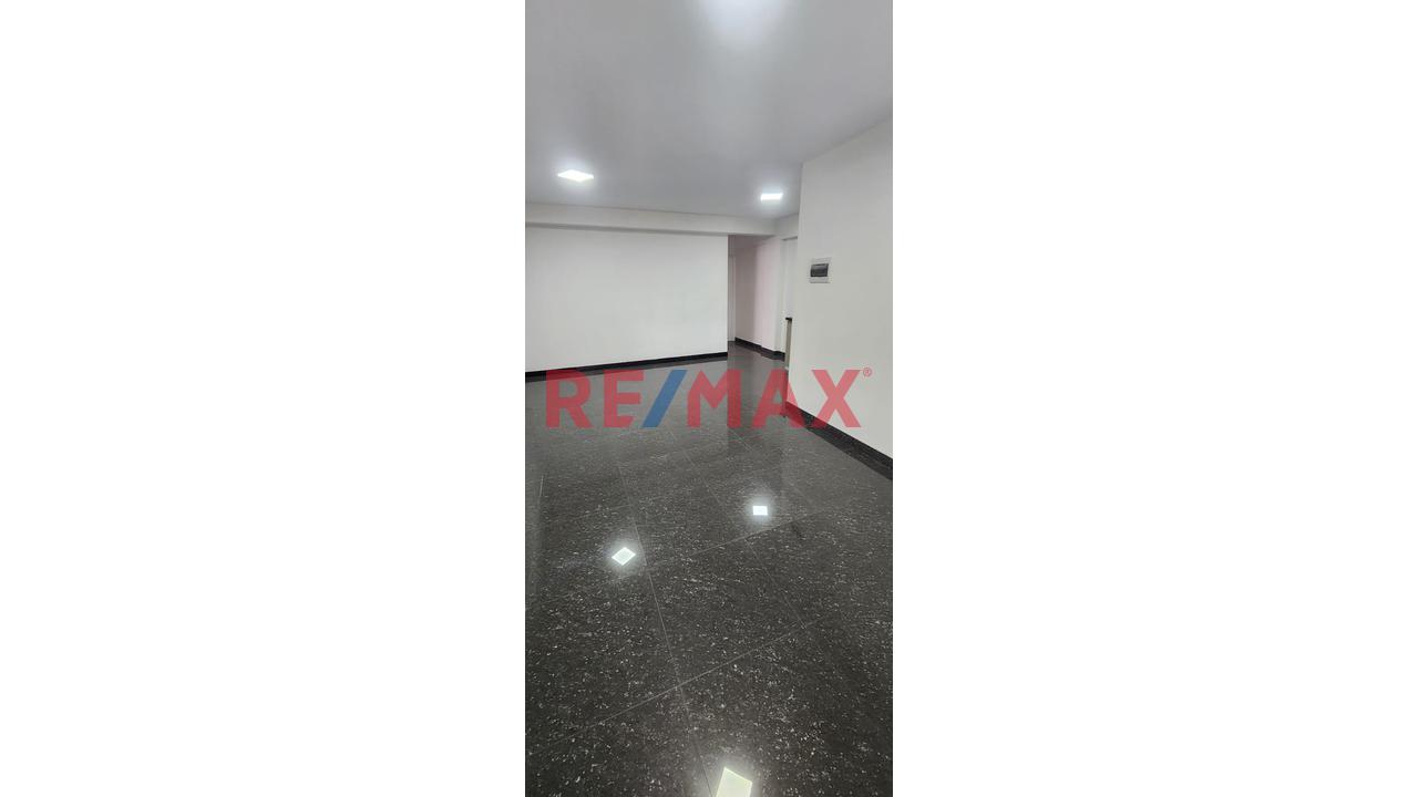 Vendo Oficina En Avenida Nicolas Arriola, A Media Cuadra De Javier Prado, A Un Paso De Cruz Del Sur. Situada A La Espalda Del.Óvalo Quiñones, Límite Con San Isidro, Corpac. - 10