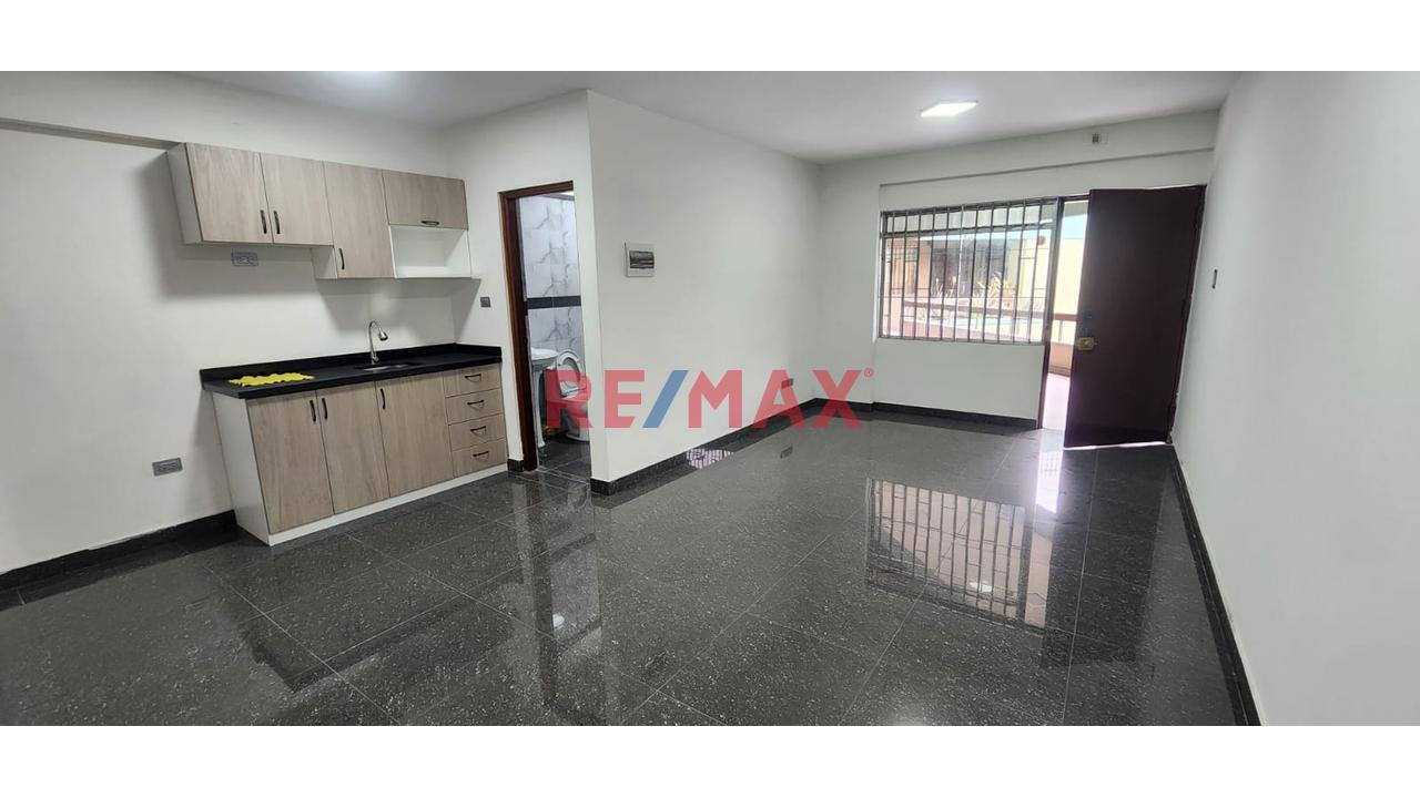 Vendo Oficina En Avenida Nicolas Arriola, A Media Cuadra De Javier Prado, A Un Paso De Cruz Del Sur. Situada A La Espalda Del.Óvalo Quiñones, Límite Con San Isidro, Corpac. - 1