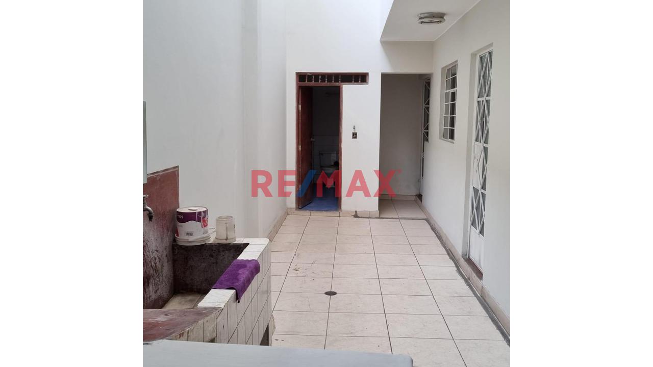 Casa De Dos Pisos En Venta Alt. Km 22 Av. Universitaria En Indoamerica, Carabayllo - 6