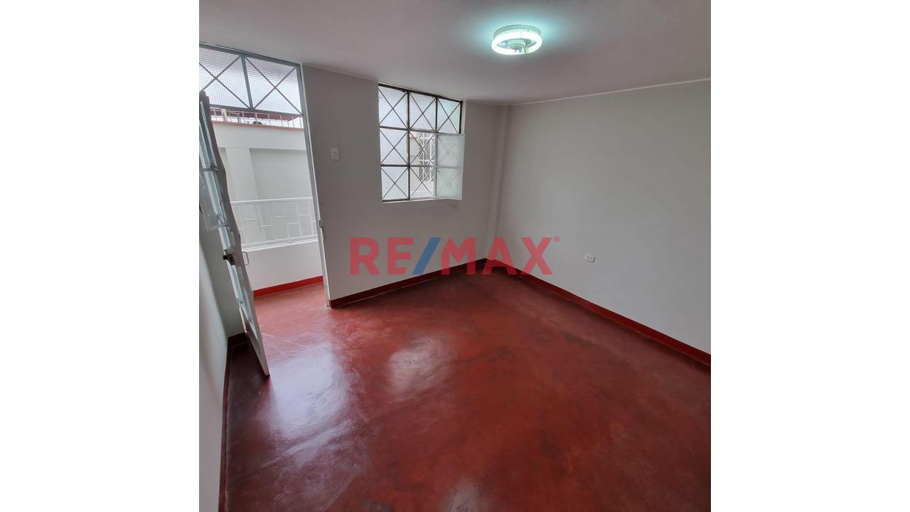 Casa De Dos Pisos En Venta Alt. Km 22 Av. Universitaria En Indoamerica, Carabayllo - 18