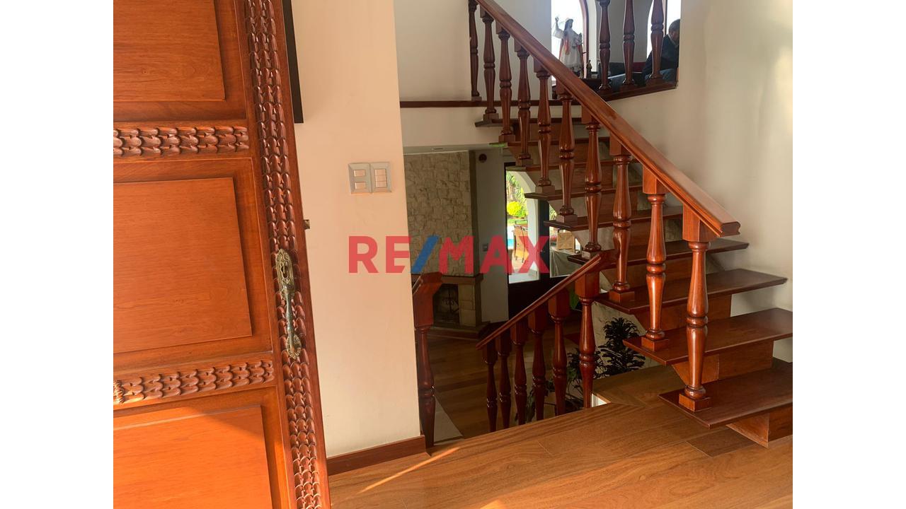 Venta De Casa Espaciosa E Iluminada Con Piscina En Zona Exclusiva De La Molina !!!!! — foto 15