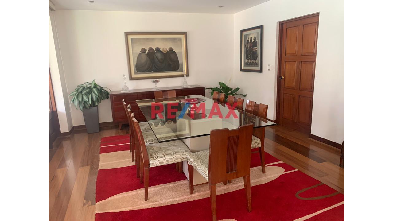 Venta De Casa Espaciosa E Iluminada Con Piscina En Zona Exclusiva De La Molina !!!!! — foto 3