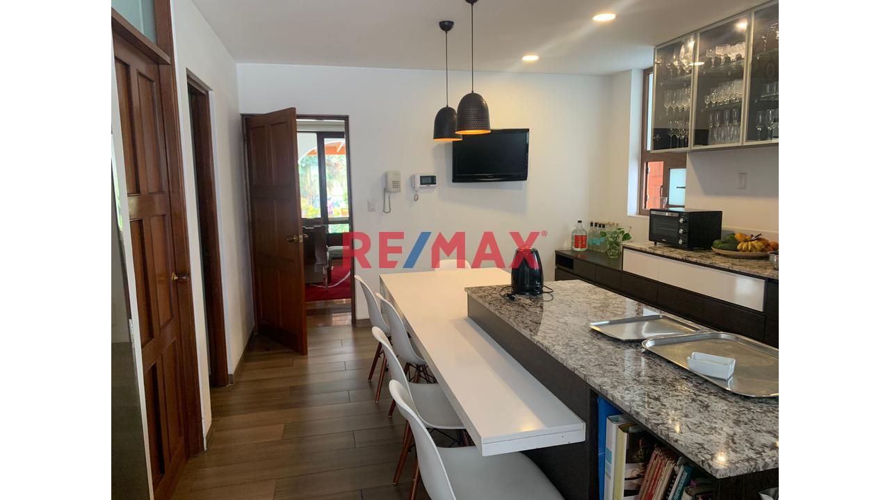 Venta De Casa Espaciosa E Iluminada Con Piscina En Zona Exclusiva De La Molina !!!!! — foto 13