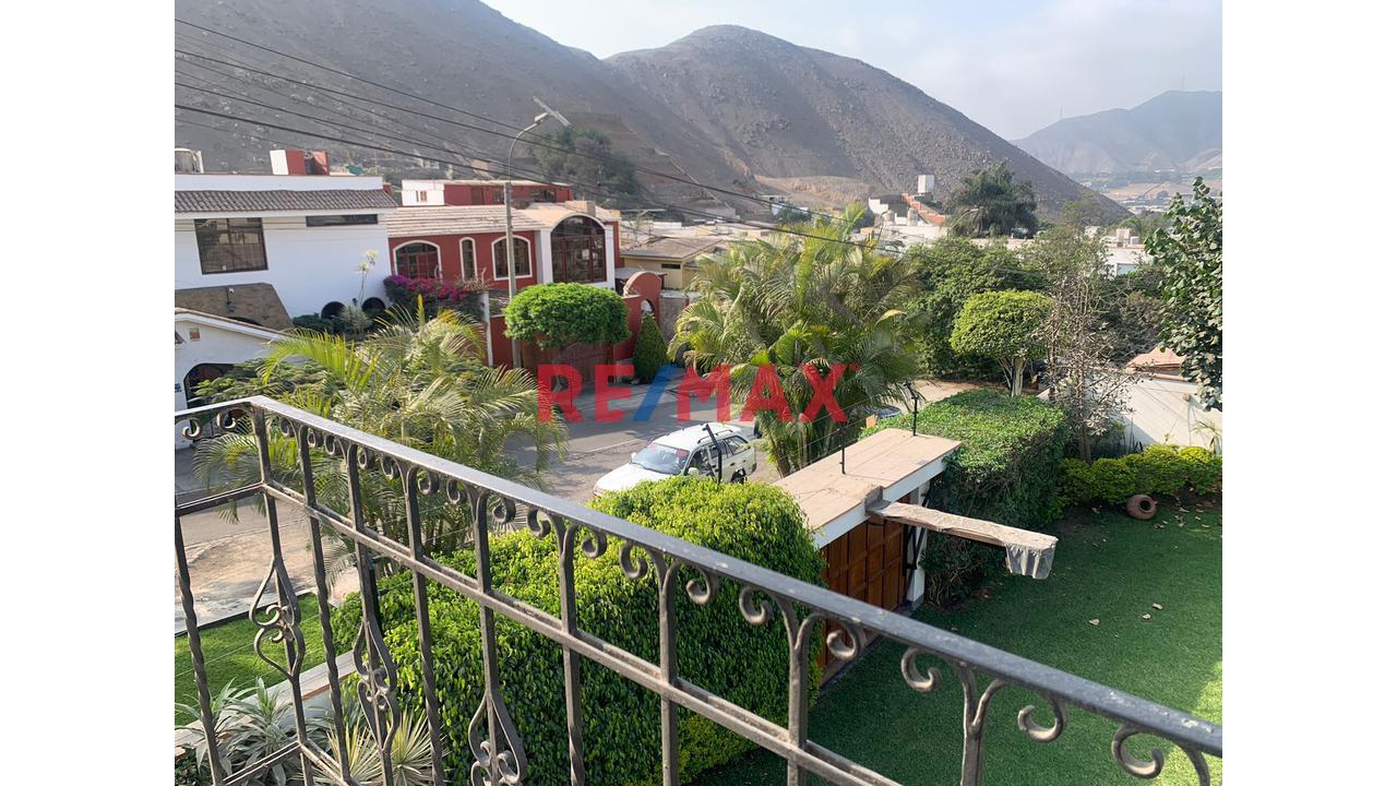 Venta De Casa Espaciosa E Iluminada Con Piscina En Zona Exclusiva De La Molina !!!!! — foto 9