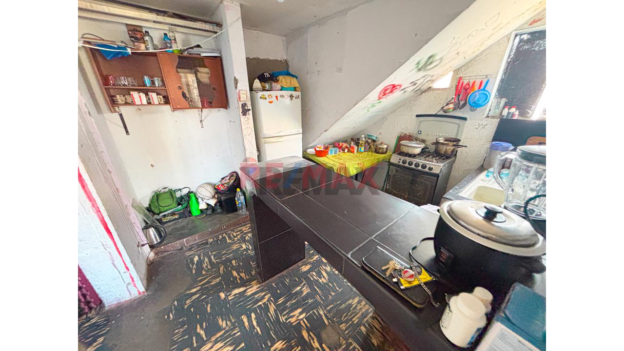 Venta De Casa En Esquina A Pocos Metros De Av. Retablo – Urb. El Pinar, Comas — foto 9