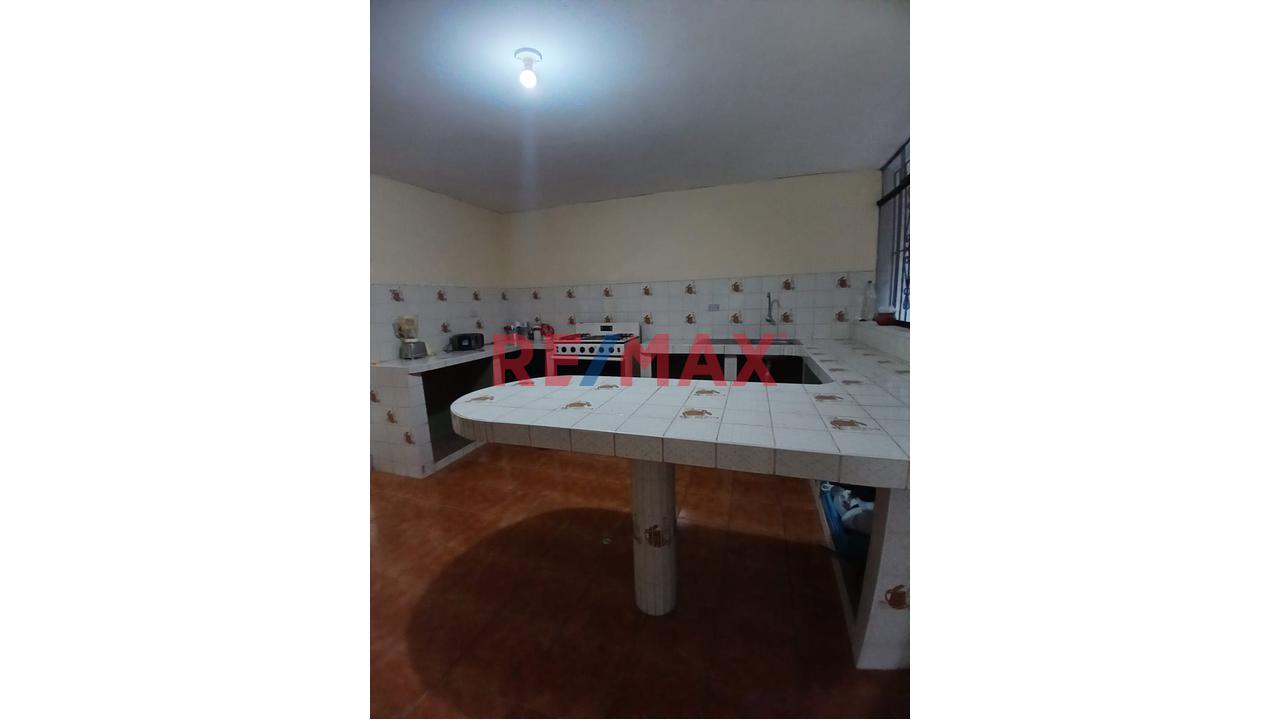 Hermosa Casa De 2 Pisos En Venta En La Urb Santa Ana De 203 Mts 2 — foto 2