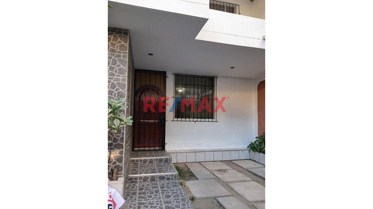 Hermosa Casa De 2 Pisos En Venta En La Urb Santa Ana De 203 Mts 2 — foto 5