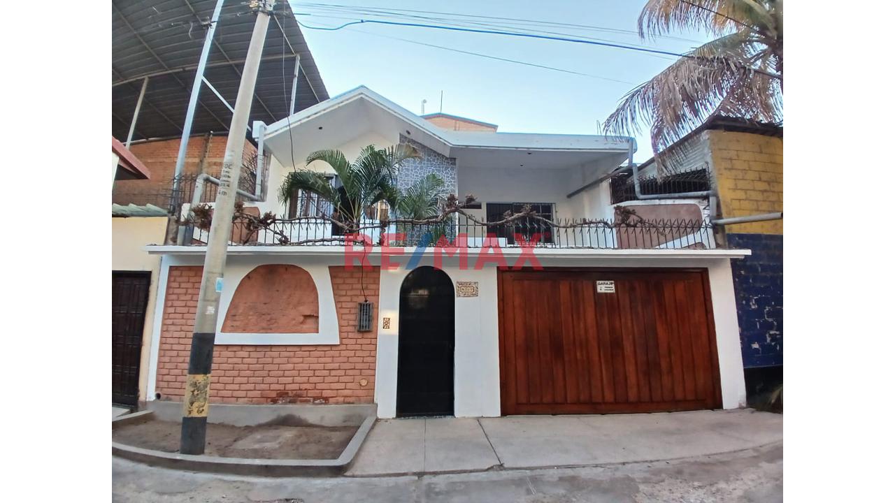 Hermosa Casa De 2 Pisos En Venta En La Urb Santa Ana De 203 Mts 2