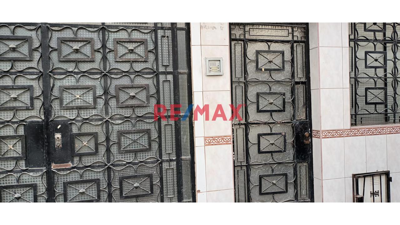 Venta De Linda Casa De 4 Pisos En San Felipe Comas - 2
