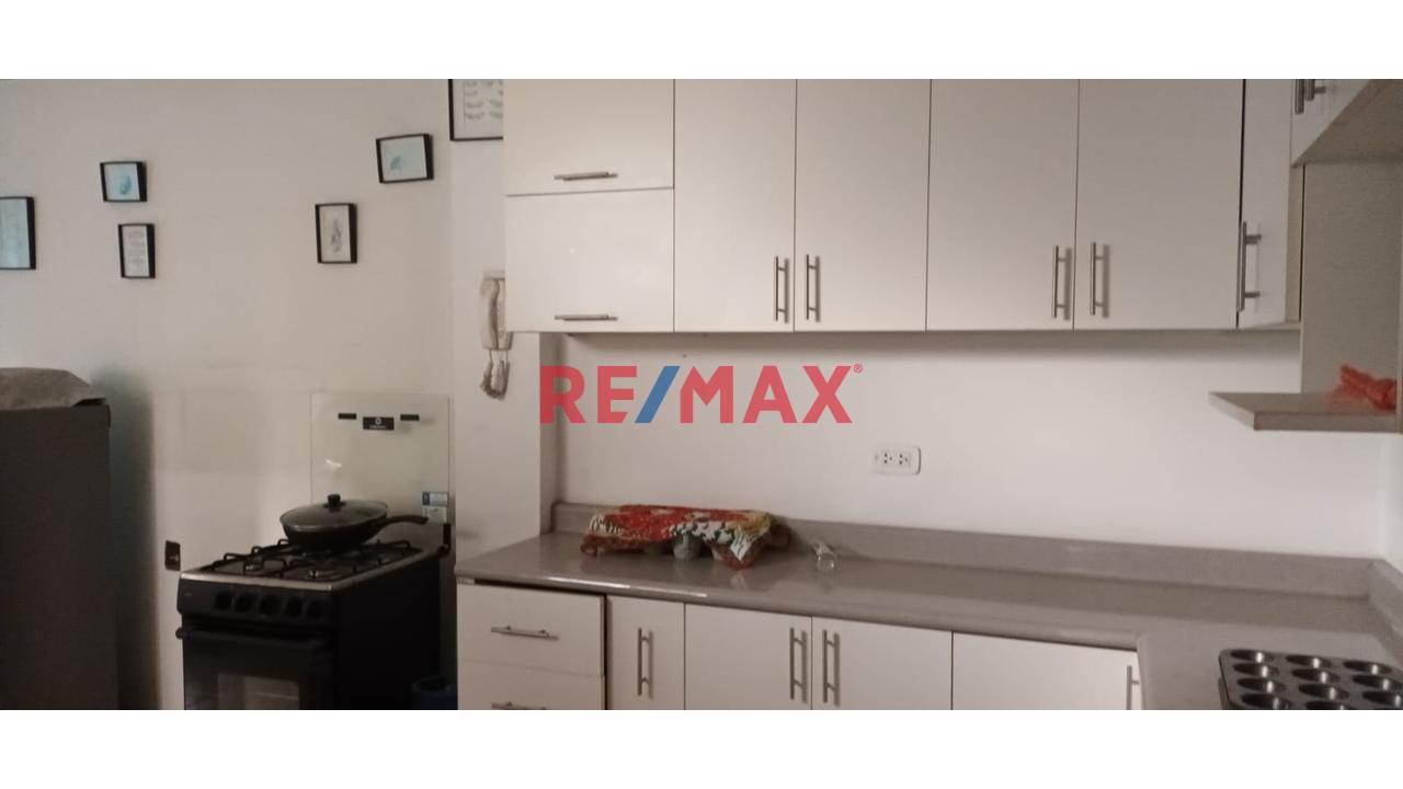 Venta De Linda Casa De 4 Pisos En San Felipe Comas - 20